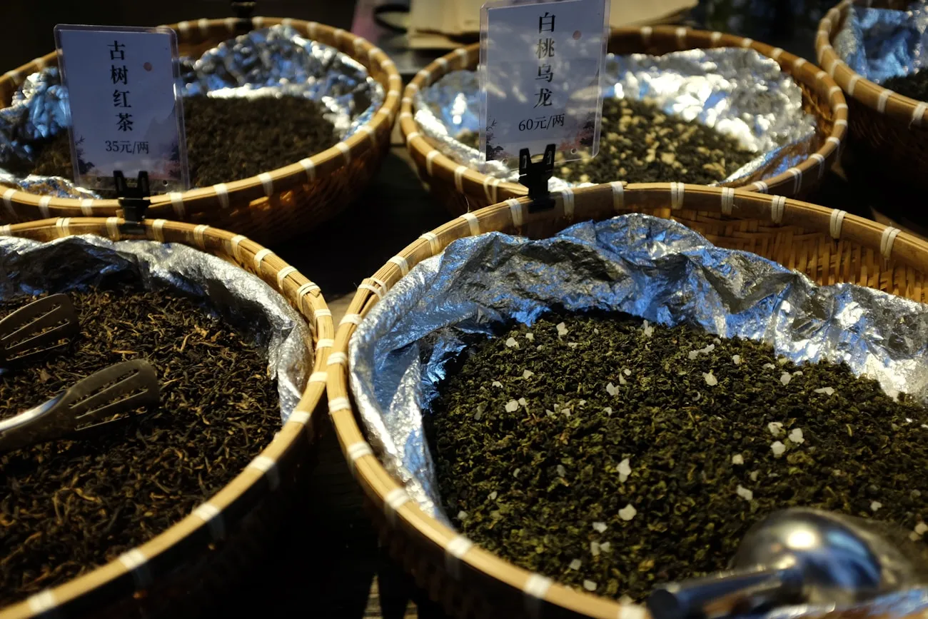 Baskets of loose leaf tea
